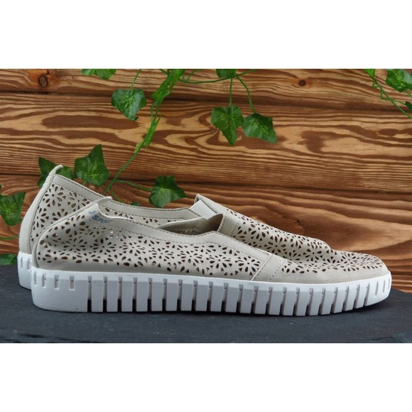 JSport Size 5.5 M Beige Round Toe Flats Synthetic Women - Picture 4 of 7